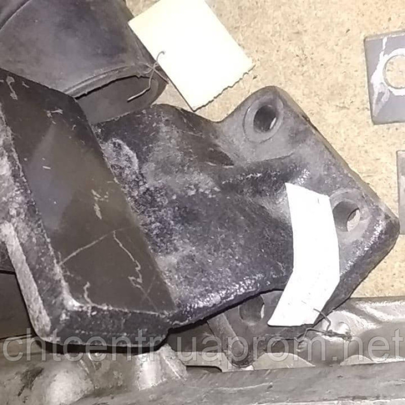 250-1001017 250-1001016 кронштейн середньої опори дв.,а/м КРАЗ.