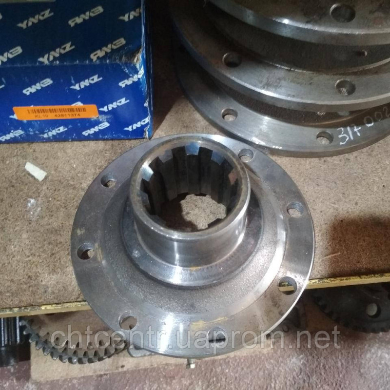 238-1701240 фланець передній