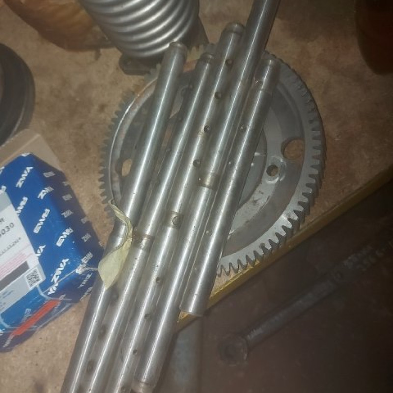 236-1007242, вісь штовхача середня ЯМЗ, КРАЗ, МАЗ